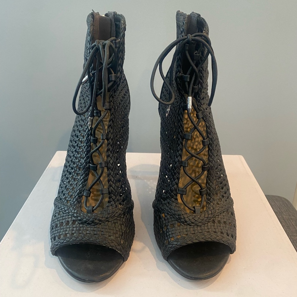 Sam Edelman Annie Lace up Bootie Black size 7.5